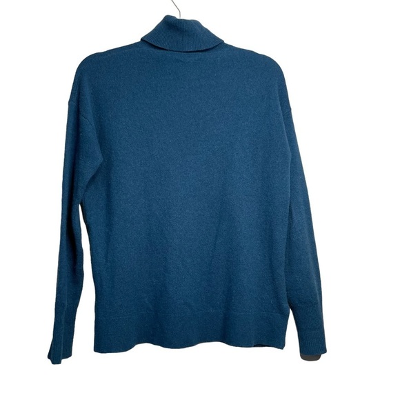 Halogen 100% Cashmere Women's Blue Turtle Neck Sweater Pullover Size Small Flaw - Picture 2 of 6